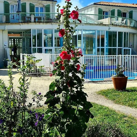 Appartement 91 Palais Des Gouverneurs Jardin Piscine Couverte Et Exterieure Sauna Hammam Fitness Clim Saint-Martin-de-Ré