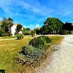 Climatise 91 Palais Des Gouverneurs Jardin Piscine Couverte Et Exterieure Sauna Hammam Fitness