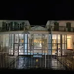 Climatise 91 Palais Des Gouverneurs Jardin Piscine Couverte Et Exterieure Sauna Hammam Fitness *